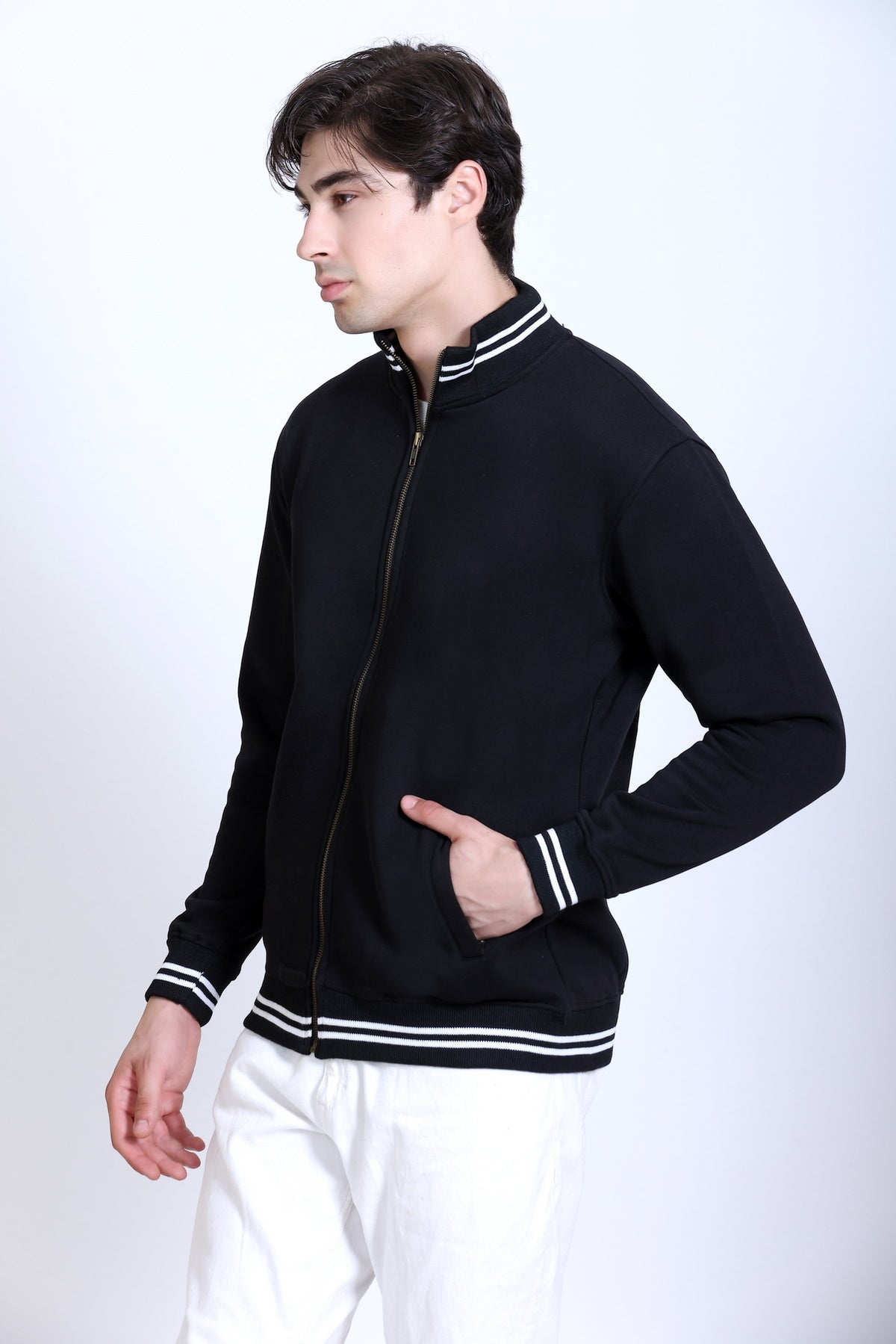 Pikmee Zero Degree Men's Turtle Neck Sweatshirt - Black With White