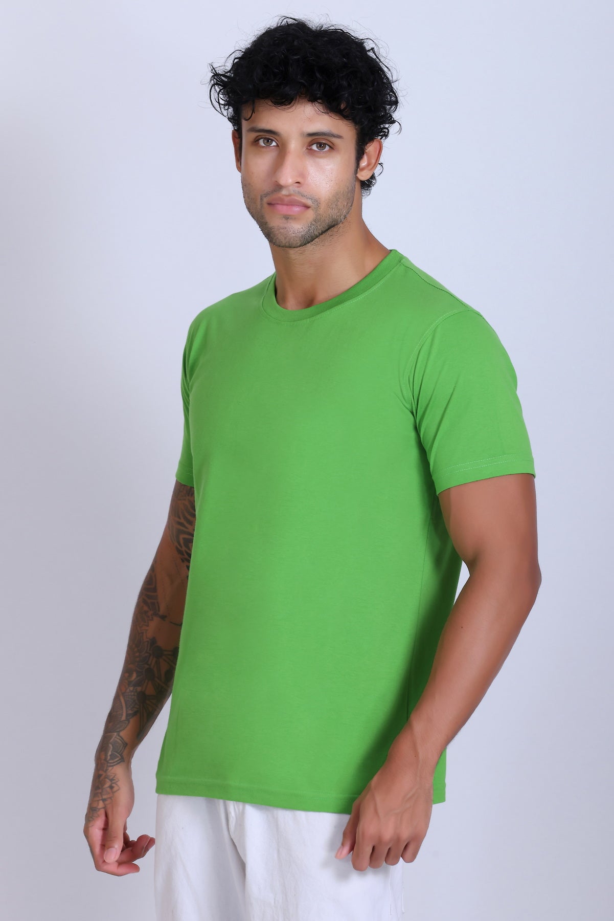 PIKMEE Skinta Bio Wash Crew Neck T-Shirt in Parrot Green - image 3