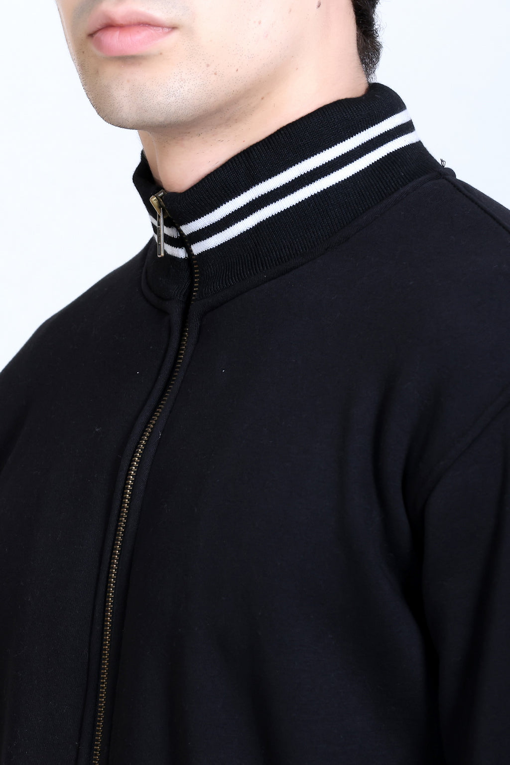 Pikmee Zero Degree Men's Turtle Neck Sweatshirt - Black With White