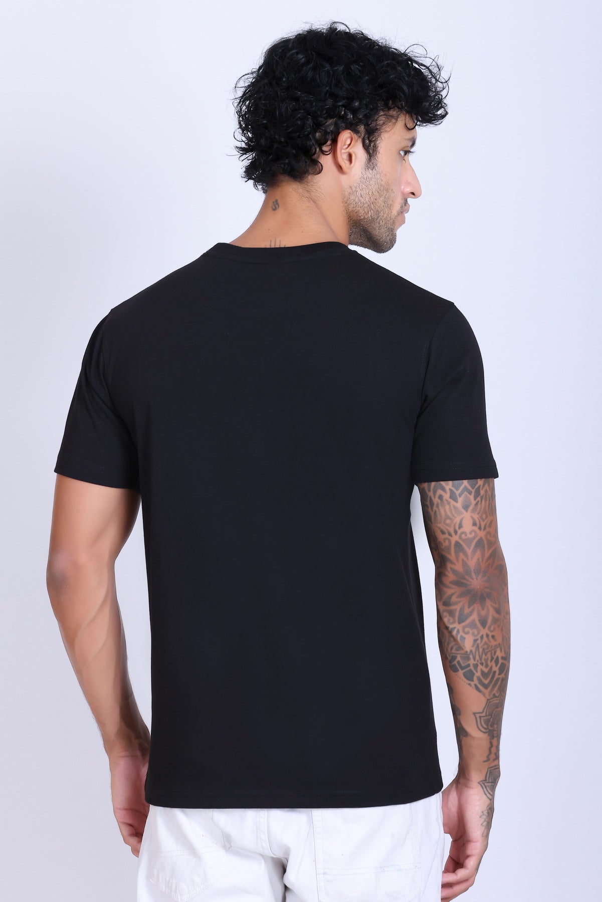 PIKMEE Skinta Bio Wash Crew Neck T-Shirt in Black - image 5