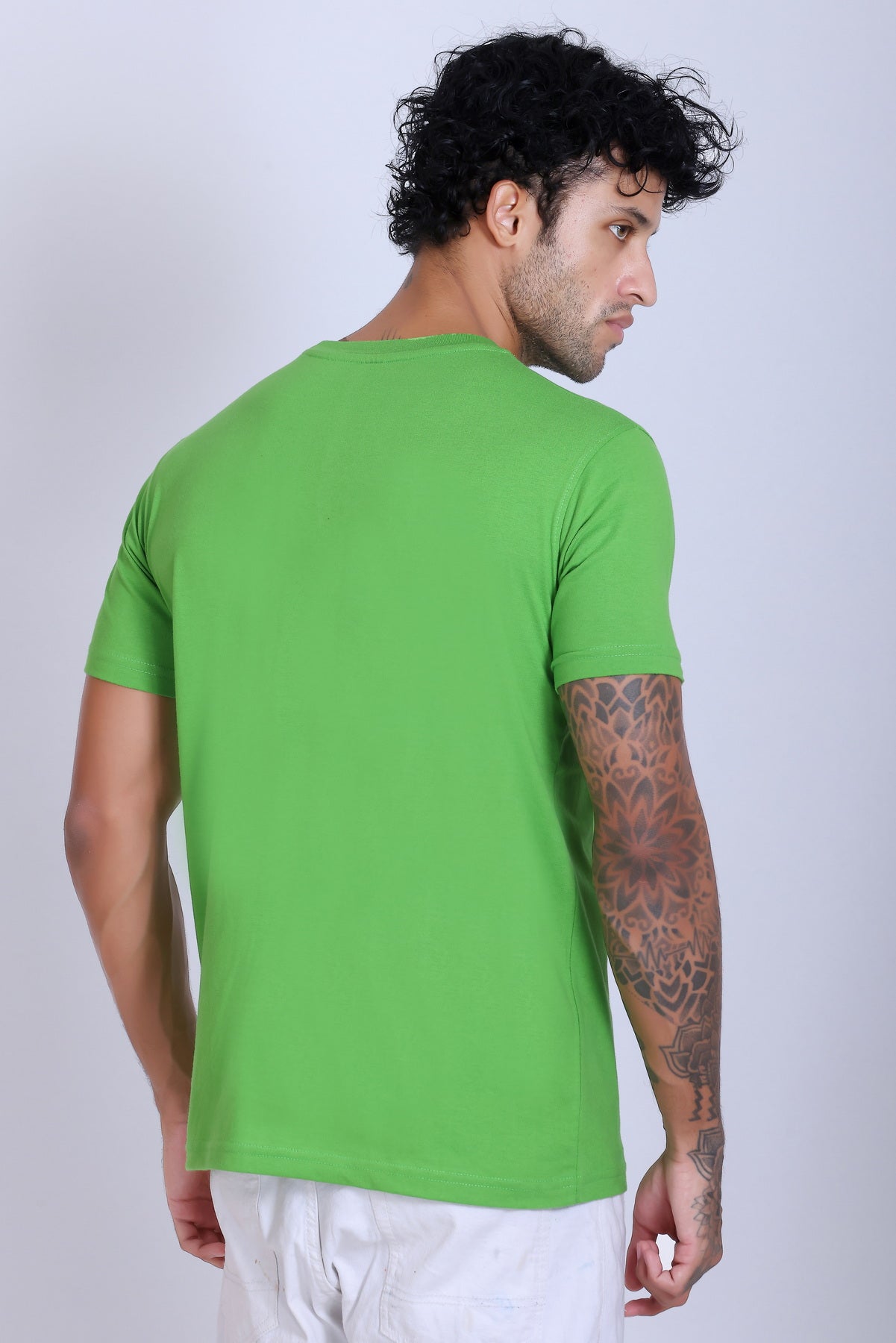 PIKMEE Skinta Bio Wash Crew Neck T-Shirt in Parrot Green - image 5
