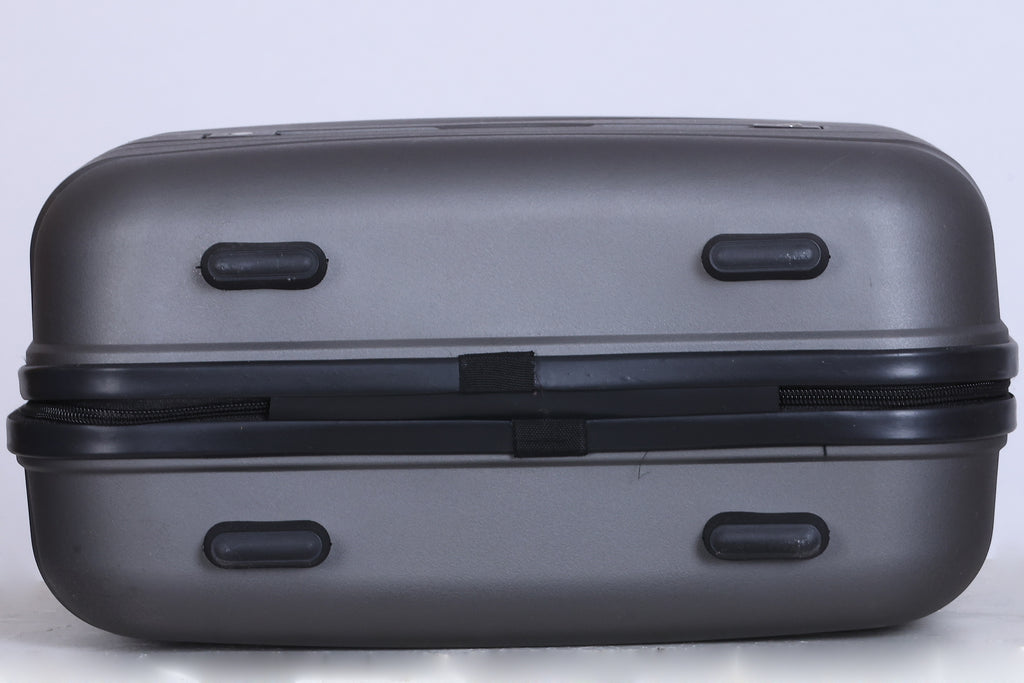 Winbarg One Day Travel Kit - Hard Shell Travel Bag - Silver