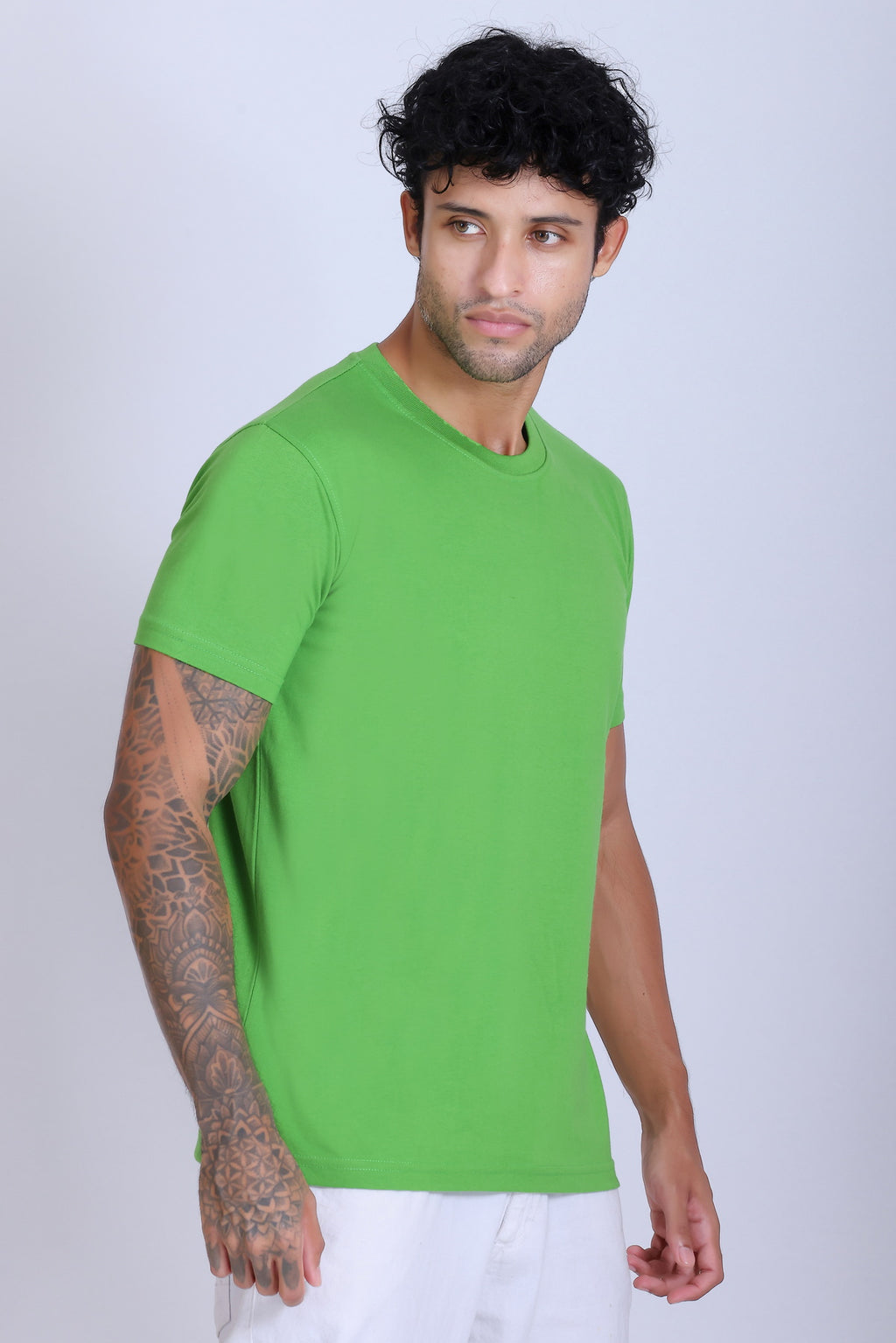 PIKMEE Skinta Bio Wash Crew Neck T-Shirt in Parrot Green - image 8